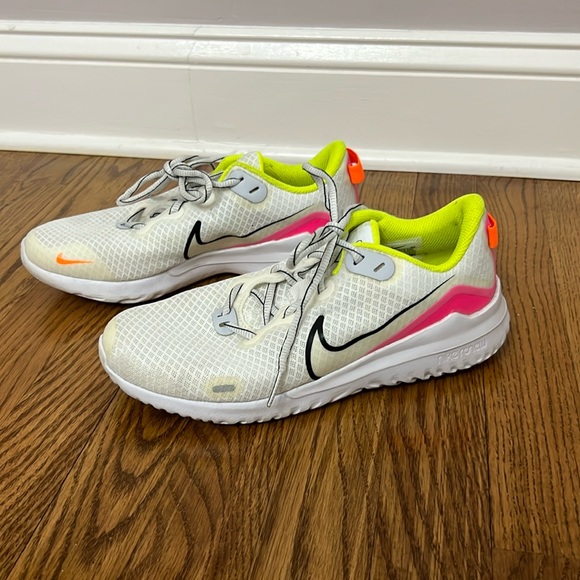 Nike Renew sneakers - Picture 1 of 6